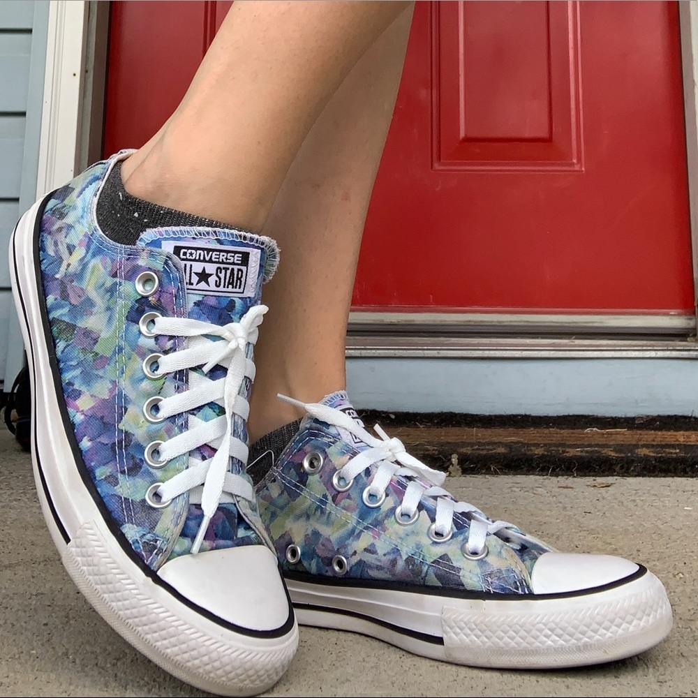 Colorful Converse​ - Picture 4 of 4